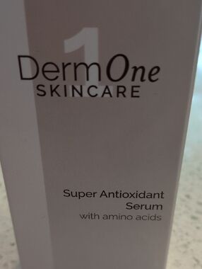 DERM 1 SKINCARE Super Antioxidant Serum - With Amino Acids